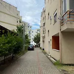 Apartamento Rori's Qerret
