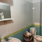 Rori's Qerret Διαμέρισμα *